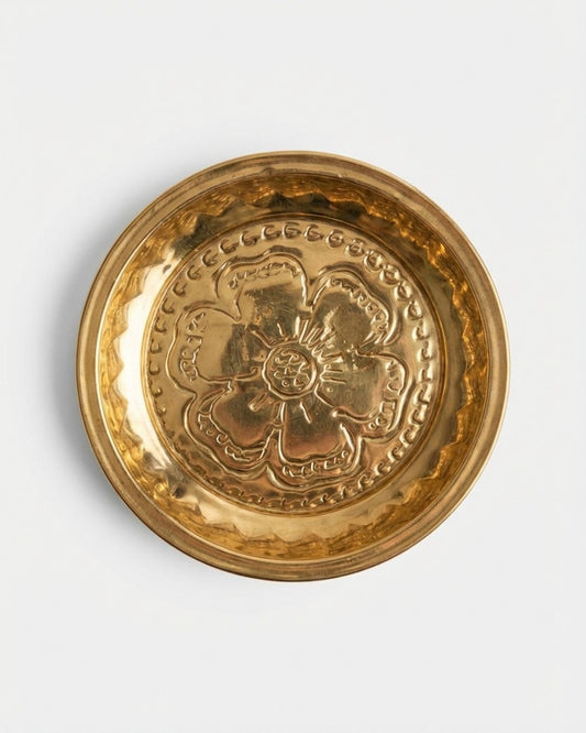 Light weight brass plates in floral design