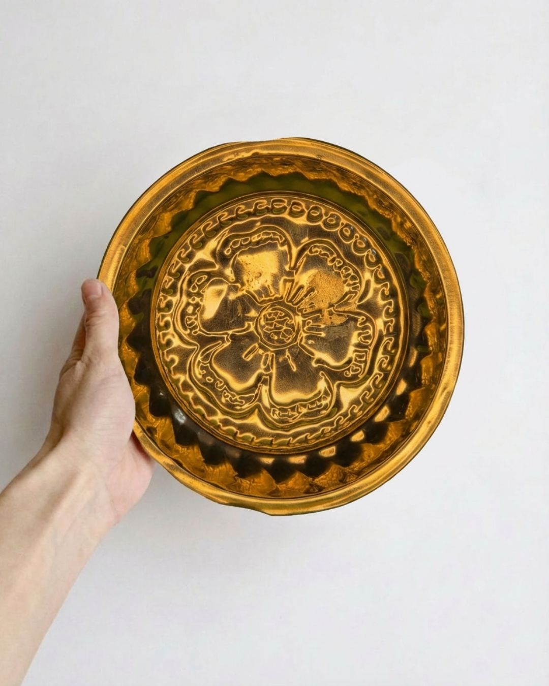 Light weight brass plates in floral design