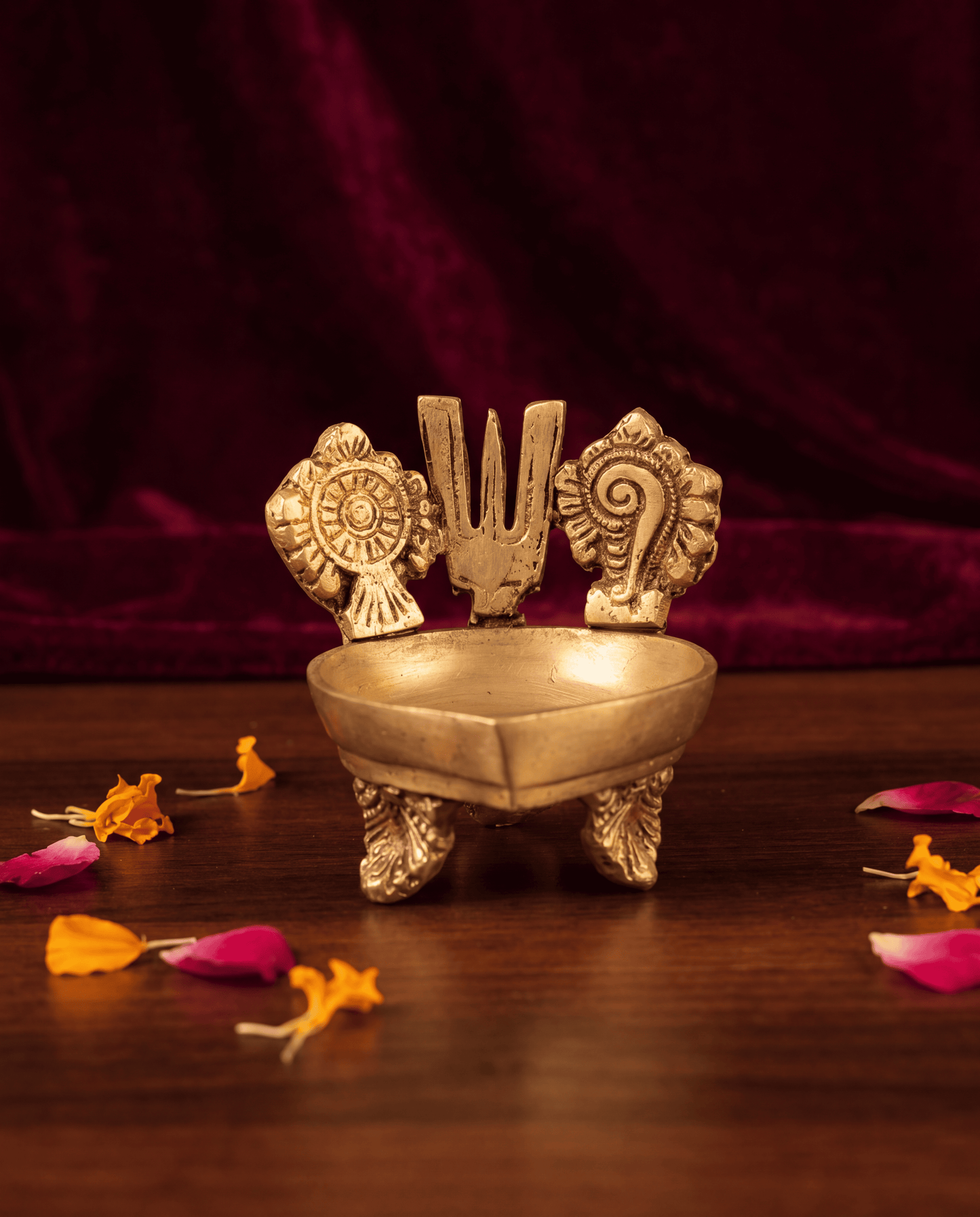 Medium sized solid shanku chakra nama akhand diya
