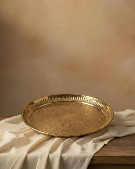 Round brass plate with dainty design in antique touch