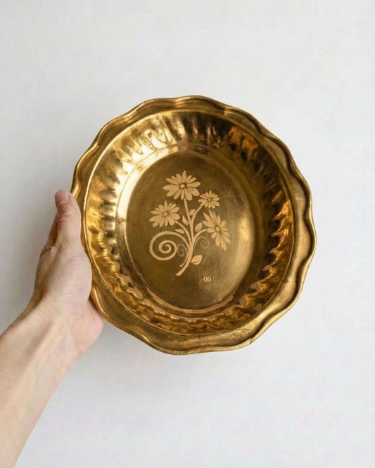 Graceful brass plate in oval shape with flower laser print in the middle