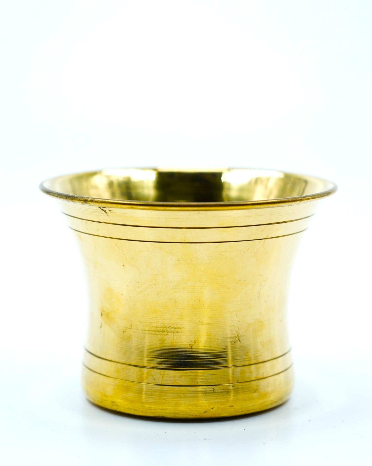 Aesthetic design and Annapakshi figure add more grace to this solid loban/ sambrani stand with wooden handle
