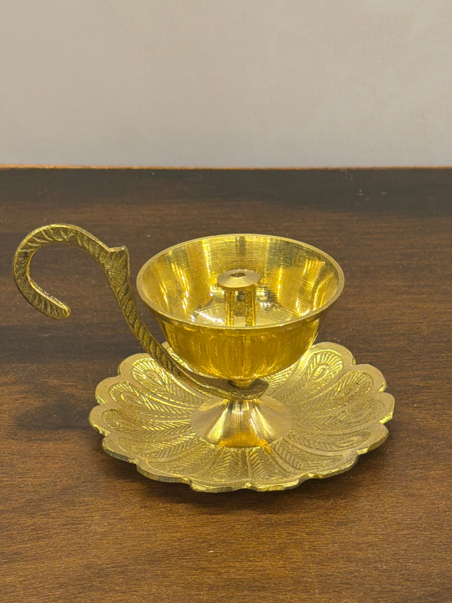Brass Hand Diya with Plate – 1.7 inches Diameter