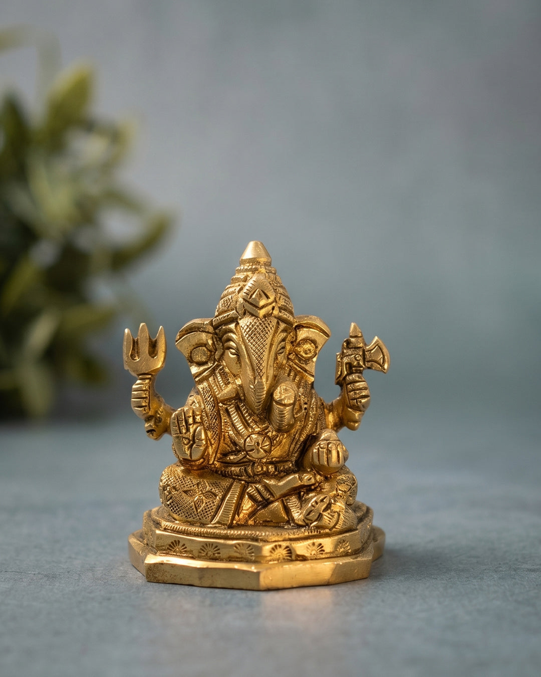 Veera Ganapathi with Axe &amp; Trident – 2.5 Inches Gold Finish Idol