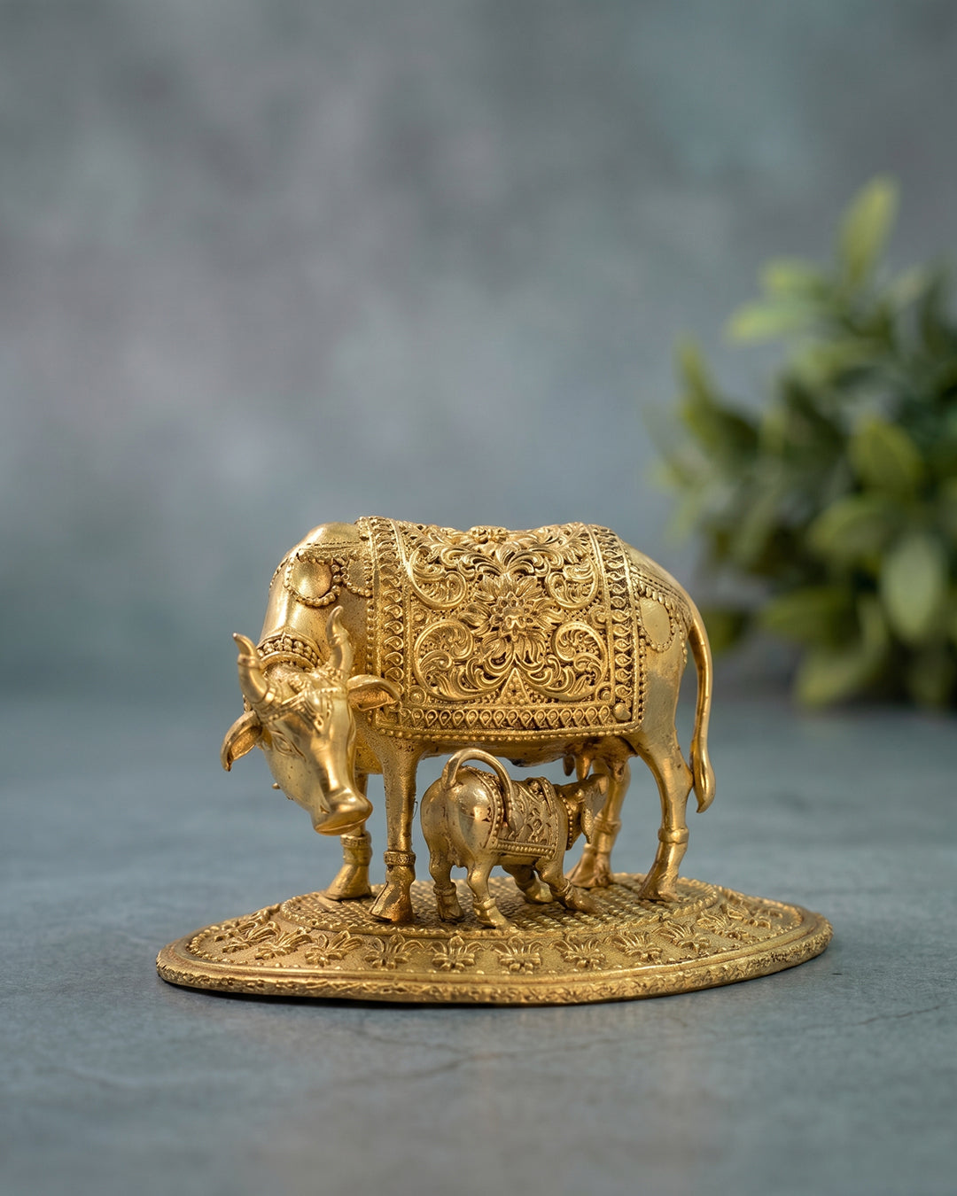 Kamadhenu Gold Finish Idol – 3D Finish