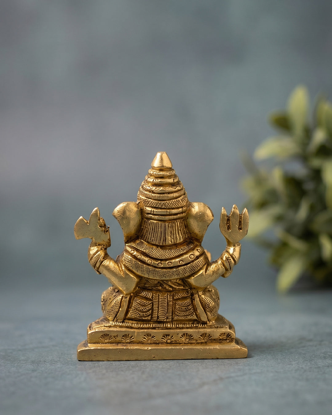 Veera Ganapathi with Axe &amp; Trident – 2.5 Inches Gold Finish Idol