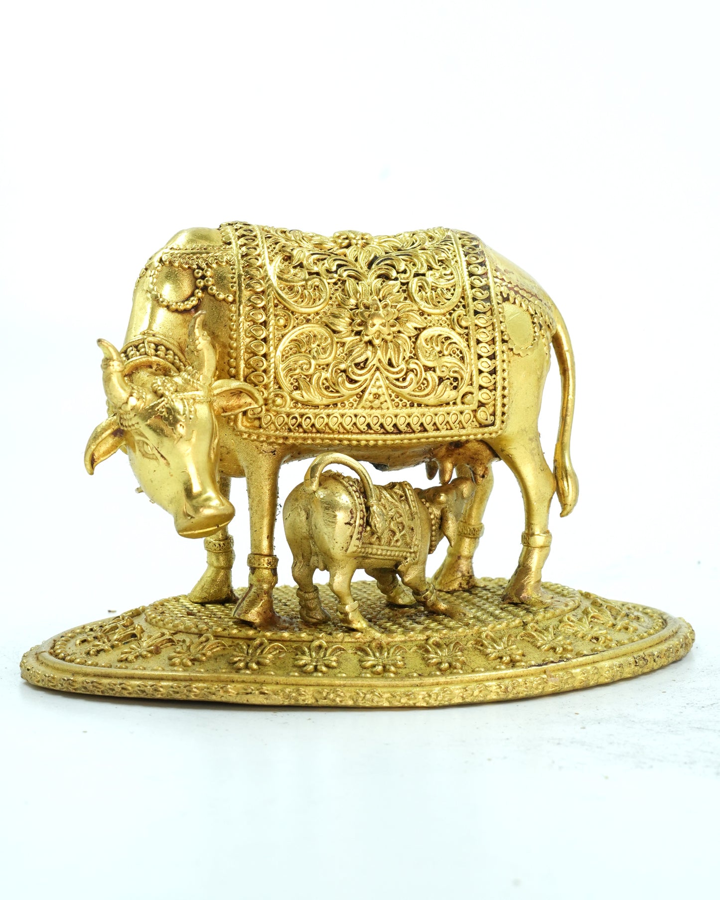 Kamadhenu Gold Finish Idol – 3D Finish