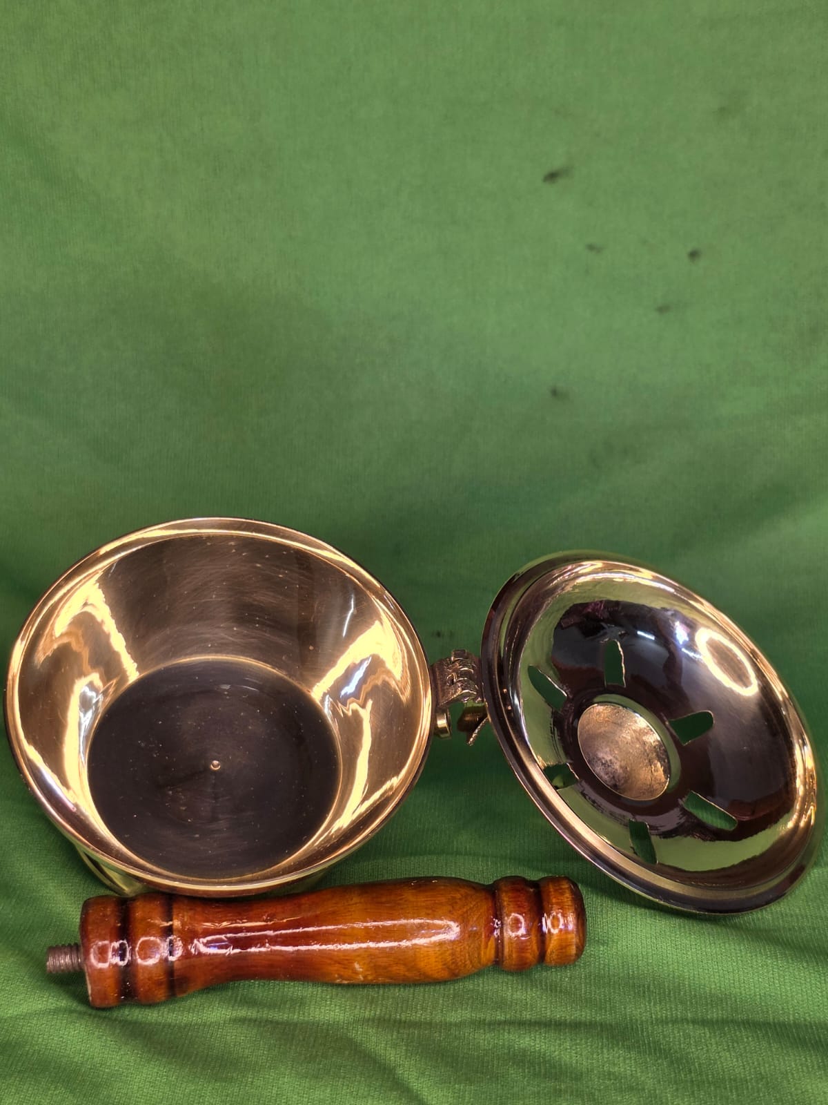 Beautifully designed loban/ sambrani stand with wooden handle