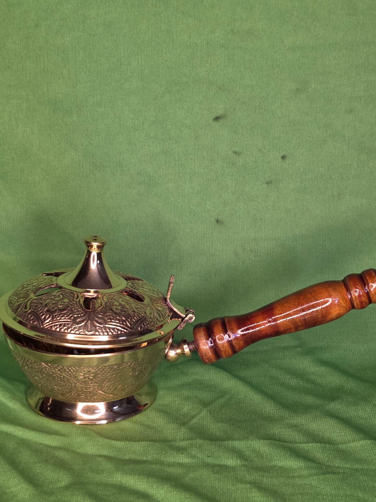 Beautifully designed loban/ sambrani stand with wooden handle