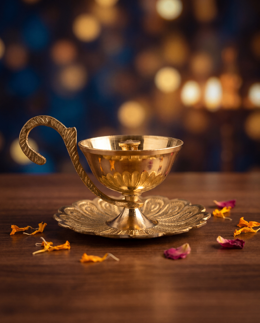 Brass Hand Diya with Plate – 1.7 inches Diameter